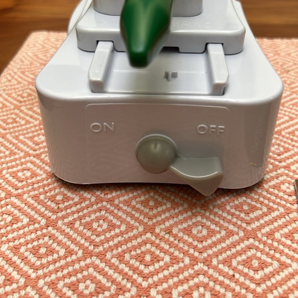 Veggetti Pro Vegetable Spiral Cutter - Picture 7 of 11